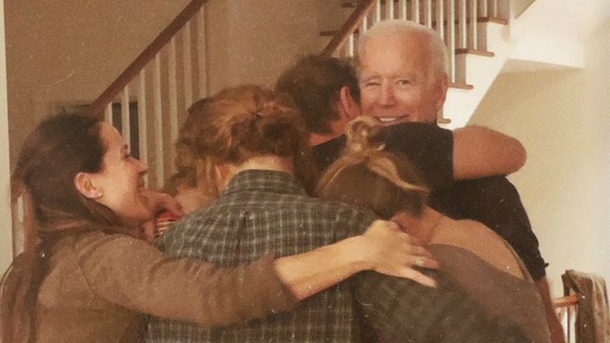 Joe Bidens Familie liegt sich nach Wahlsieg in den Armen