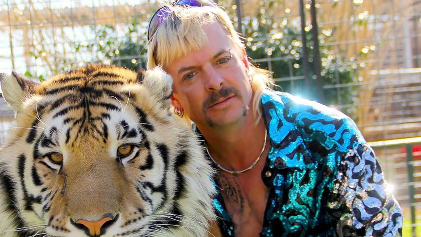 Joe Exotic mit einem Tiger