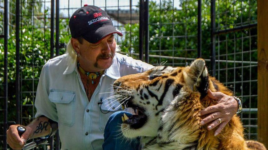 Joe Exotic mit einem Tiger