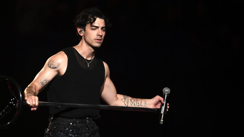 Joe Jonas, Sänger