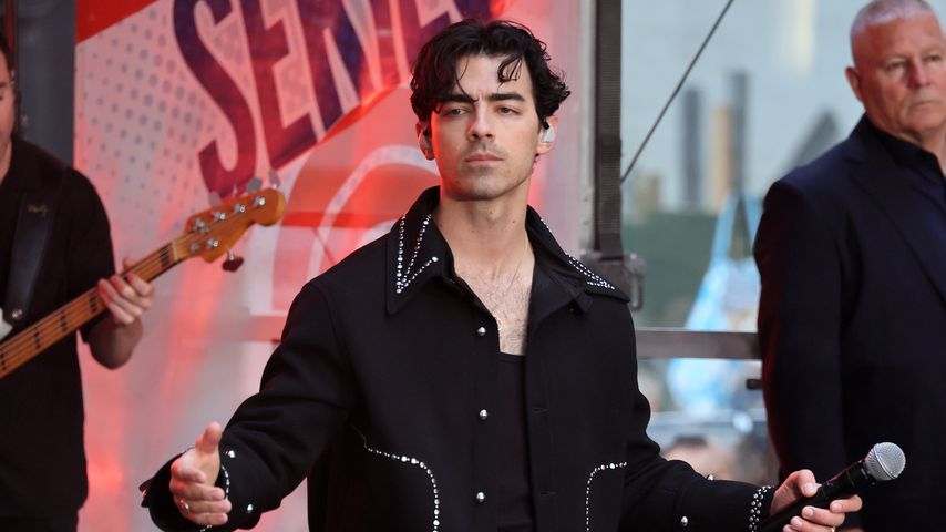 Joe Jonas, Sänger