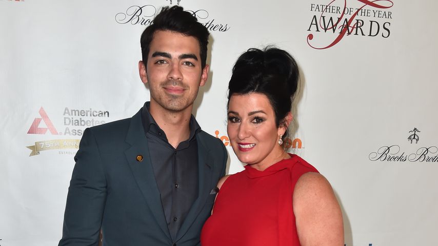 Sie stehen hinter ihm! Joe Jonas genießt Zeit mit Eltern