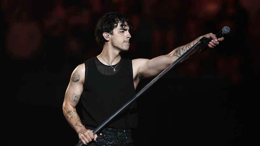 Joe Jonas, Sänger