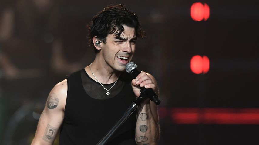 "Kaputt": Joe Jonas lässt sich kryptisches Tattoo stechen