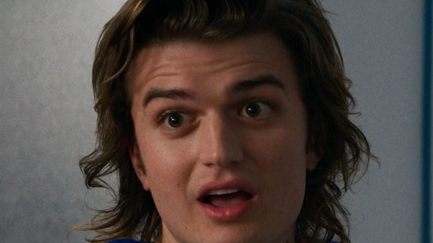 Joe Keery als Steve Harrington im Scoops-Ahoy-Kostüm