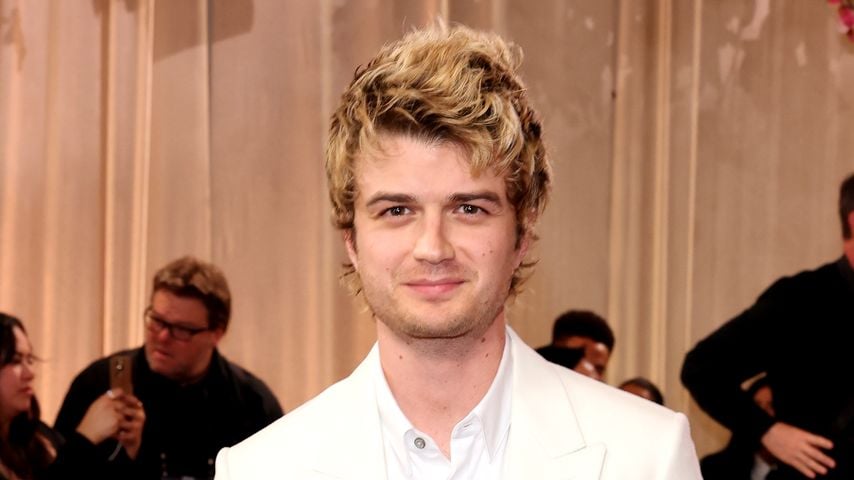 Plötzlich blond: Joe Keery überrascht mit neuer Frisur