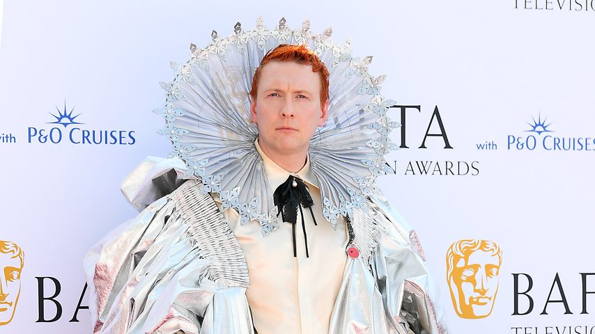 UK-Star kommt als mittelalterliche Königin zu den BAFTAs!