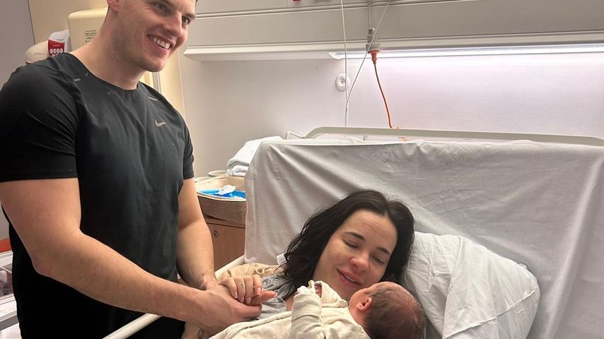 Joe McKalroy und Stephanie Davis mit Sohnemann Samuel, Januar 2025