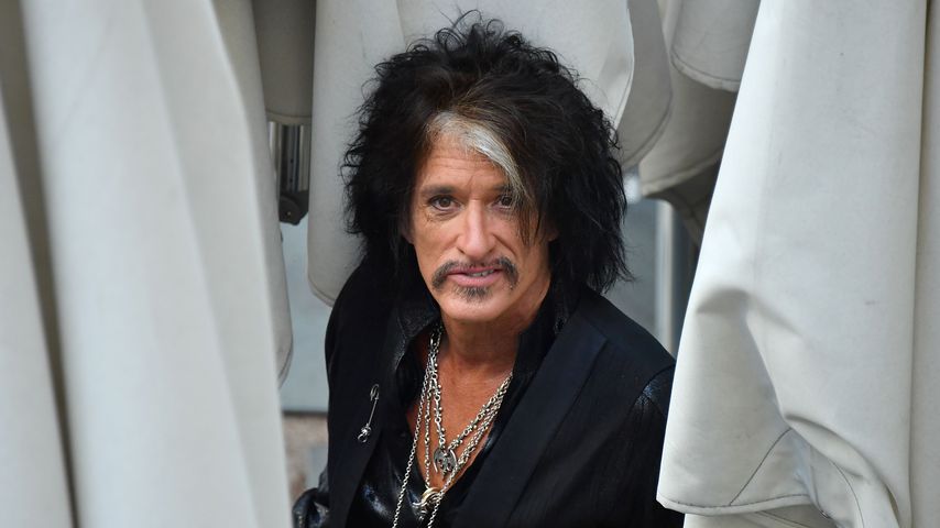 "Aerosmith"-Gitarrist Joe Perry kollabiert während Konzert!