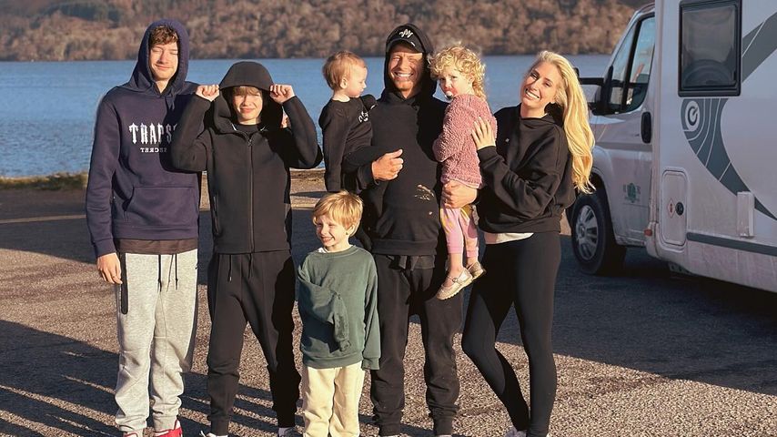 Joe Swash und Stacey Solomon mit ihren Kindern, Februar 2024