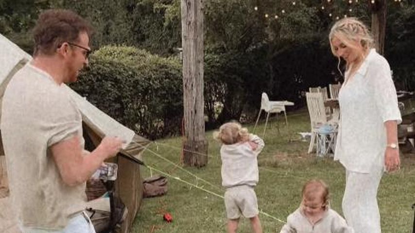 Joe Swash und Stacey Solomon bei der Feier ihres zweiten Hochzeitstages, Juli 2024