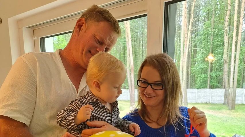 Jörn und Oliwia bei der Geburtstagsfeier ihres Sohnes