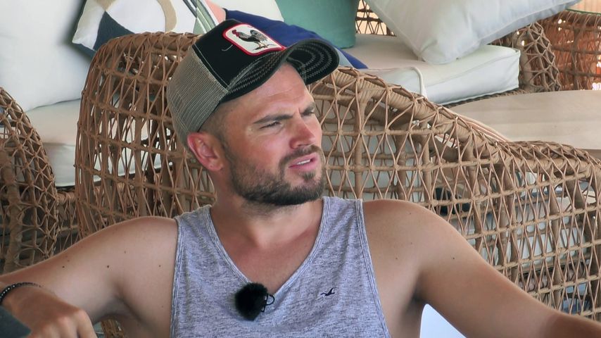 "Hübsche Frauen sind dumm"-Spruch: Johannes bekommt Fett weg