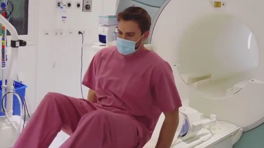 Johannes Haller wegen alter Promi-BB-Verletzung beim Arzt