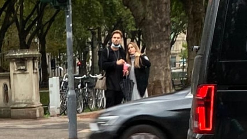 Erwischt! Hier kuscheln Johannes Haller und Jessica Paszka