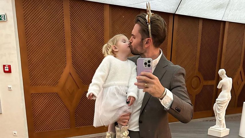 Johannes Haller mit seiner Tochter Hailey-Su im Dezember 2022