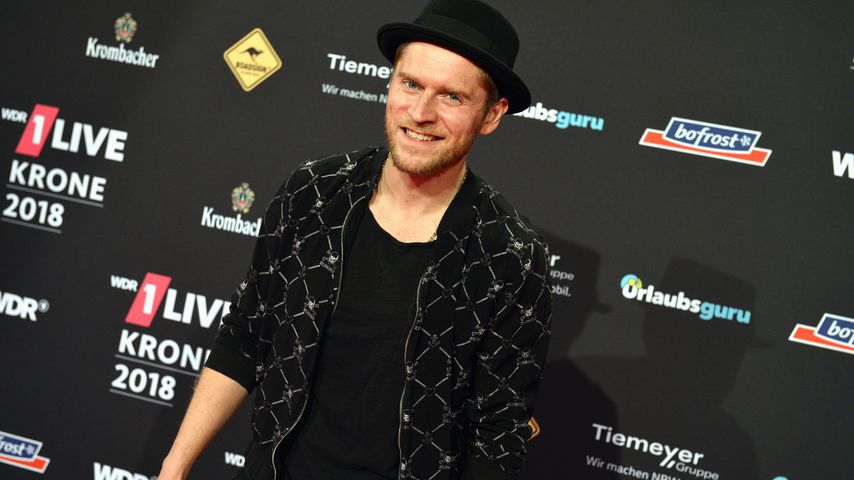 Wie bitte? Johannes Oerding nahm Song unter dem Vorhang auf
