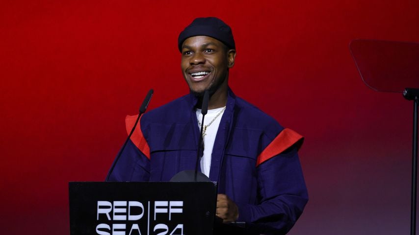 John Boyega präsentiert den Chopard Emerging Saudi Talent Award bei den Yusr Awards in Dschidda