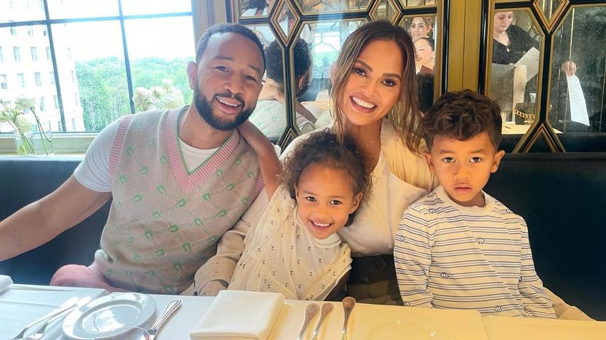 John Legend und Chrissy Teigen mit Tochter Luna und Sohn Miles im Mai 2022