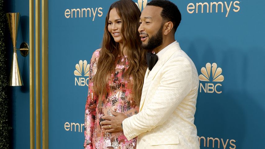 Chrissy Teigen und John Legend bei den Emmy Awards 2022