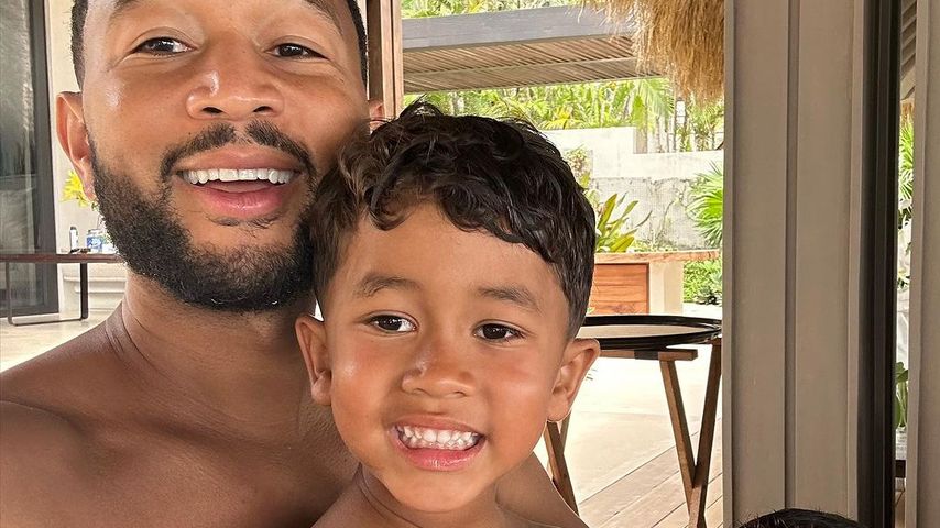 John Legend mit zwei seiner Kinder