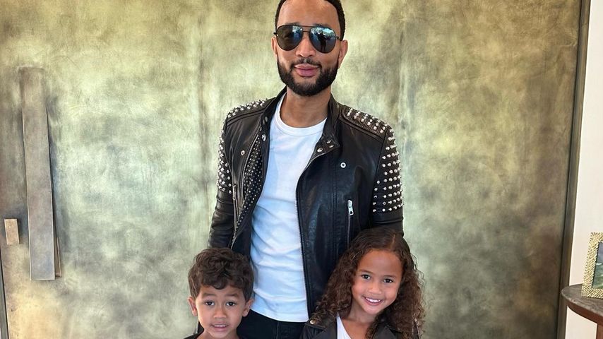 John Legend, Musiker, mit seinen Kindern Miles und Luna