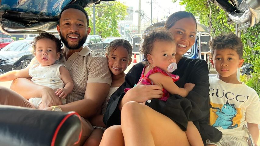 John Legend und Chrissy Teigen mit ihren Kinder Wren, Luna, Esti und Miles