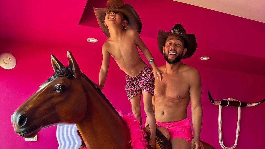 John Legend mit Sohn Miles in Barbies Malibu DreamHouse