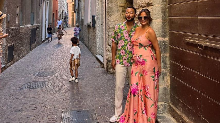 John Legend und seine Frau Chrissy Teigen im August 2022 in Italien