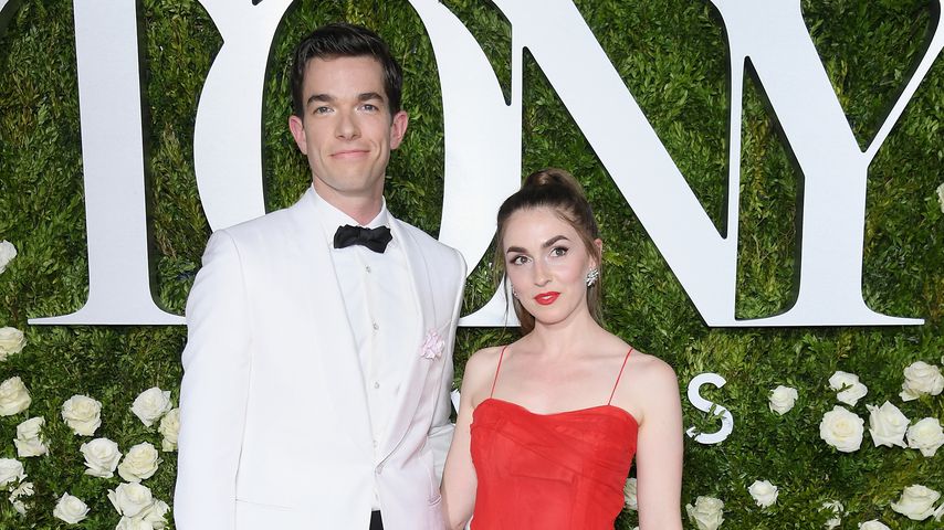 Nach sieben Jahren Ehe: John Mulaney offiziell geschieden!