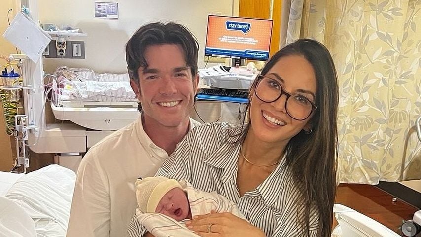 John Mulaney und Olivia Munn mit ihrer Tochter