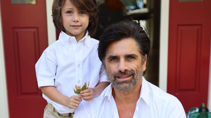 Ist der "Full House"-Star John Stamos ein strenger Vater?