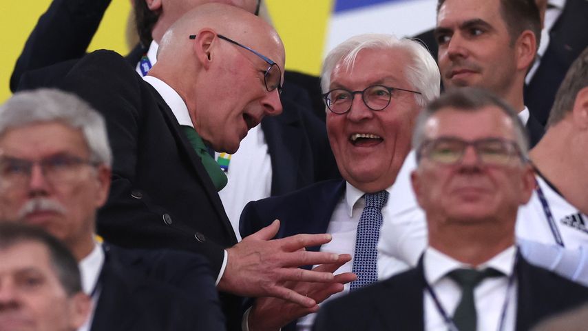 John Swinney und Frank-Walter Steinmeier bei dem Eröffnungsspiel der Fußball-EM 2024 in München