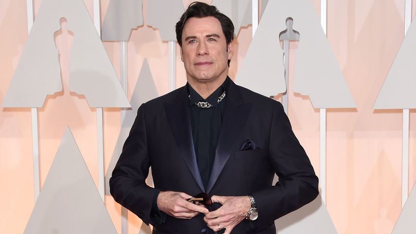 Mann geküsst? Neue Gay-Gerüchte um John Travolta!