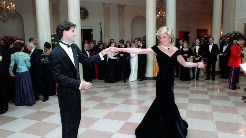 Prinzessin Dianas "Travolta-Kleid" wird Montag versteigert