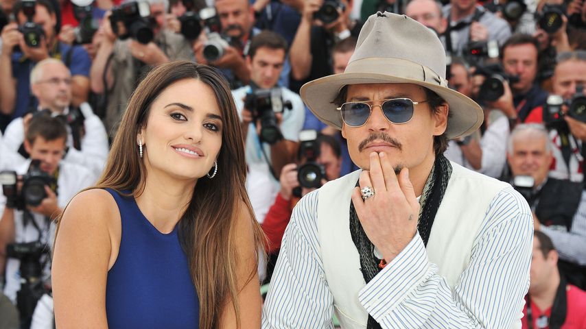 Johnny Depp und Penélope Cruz beim Fototermin für "Pirates of the Caribbean – Fremde Gezeiten"