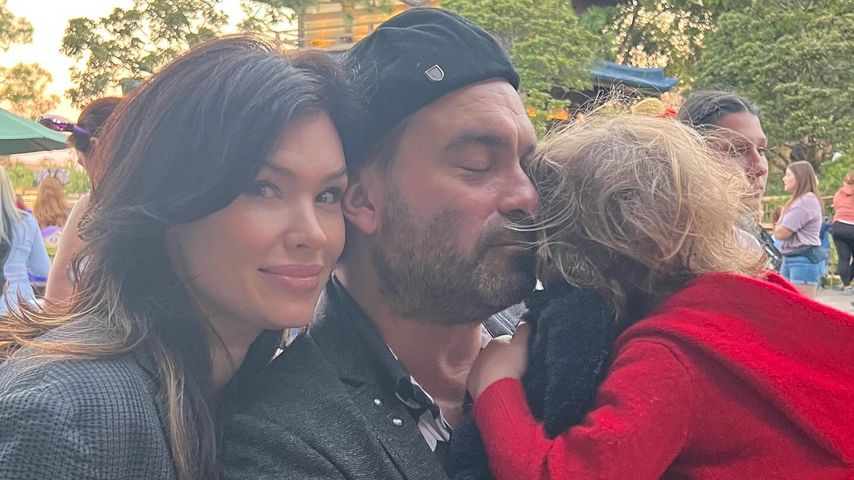 Johnny Galecki mit seiner Frau Morgan und Sohn Avery