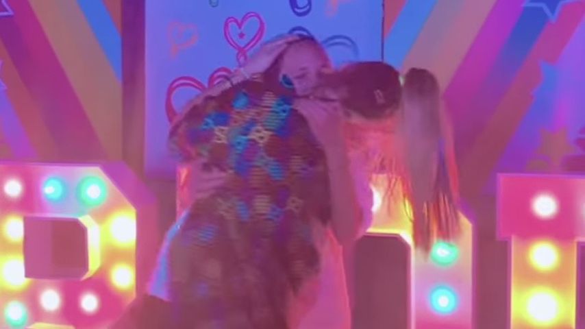 Jojo Siwa mit ihrer Freundin Kylie