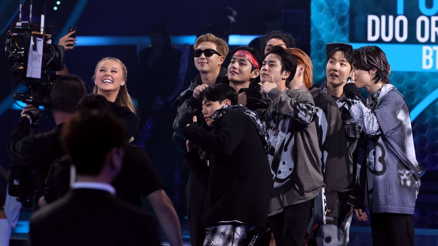 JoJo Siwa und BTS bei den American Music Awards in L.A. im November 2021