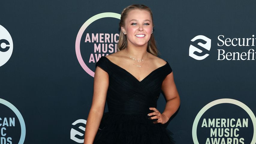 Kaum erkannt: JoJo Siwa ganz erwachsen auf dem roten Teppich