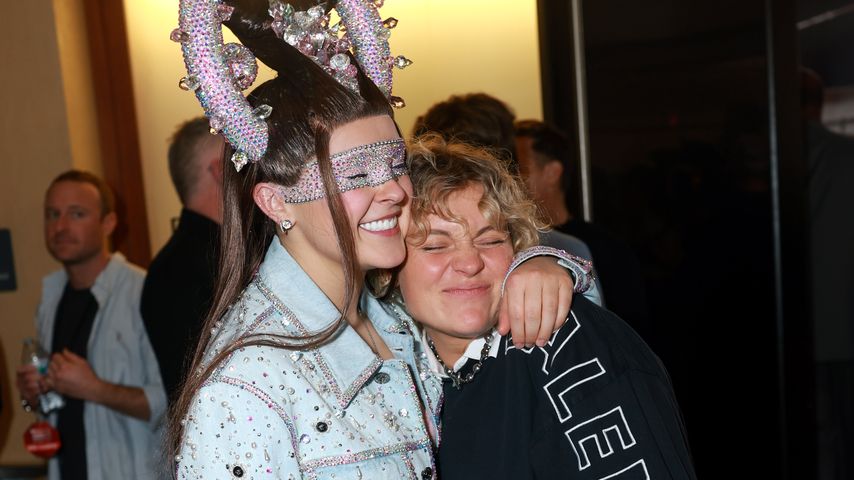 JoJo Siwa und Kath Ebbs, iHeartRadio Music Awards im März 2025