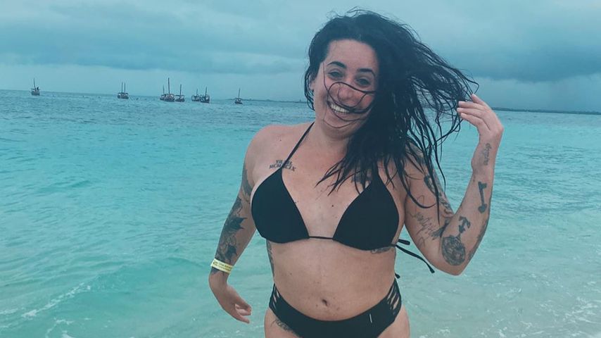 Jolina Mennen am Strand 2019