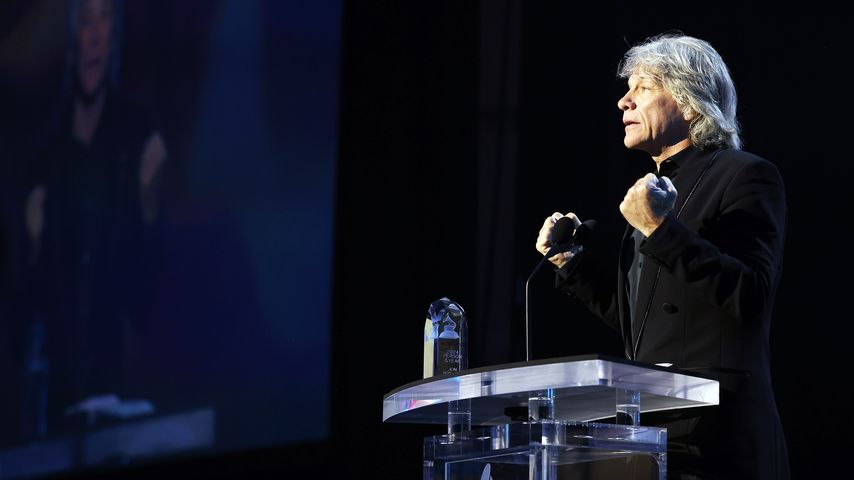 Jon Bon Jovi erholt sich immer noch von Stimmband-OP 2022