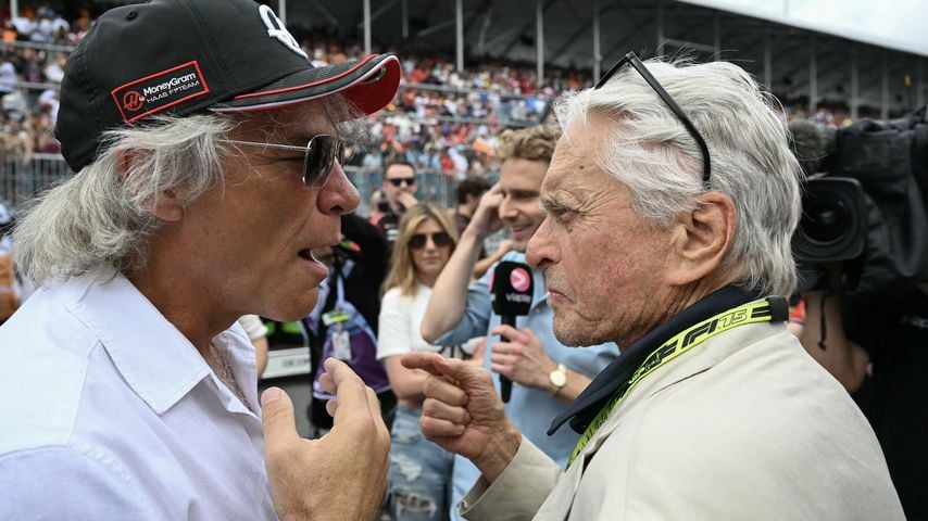 Jon Bon Jovi und Michael Douglas beim Formel-1-Rennen in Miami