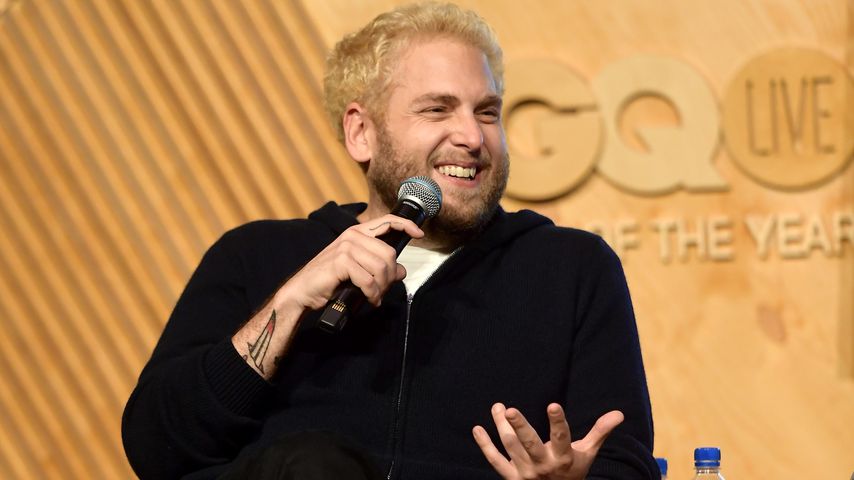 Bei einem Surfausflug: Jonah Hill zeigt seine Brust-Tattoos