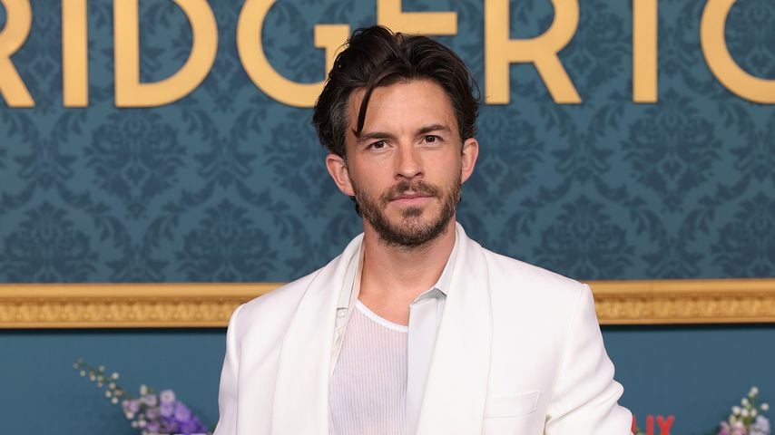 Oha: Jonathan Bailey findet "Bridgerton" nicht romantisch