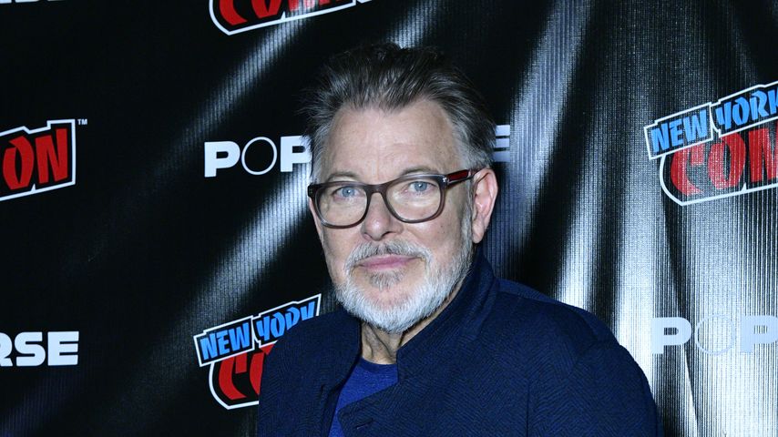 Jonathan Frakes, Moderator