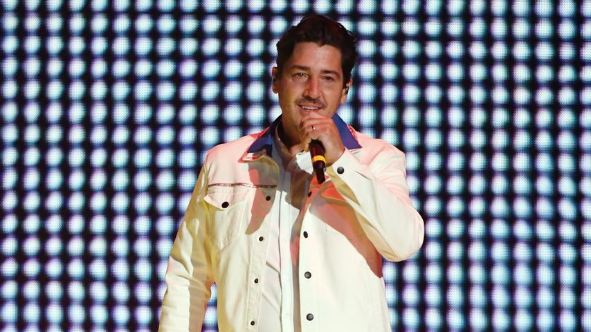 Jonathan Knight, Sänger