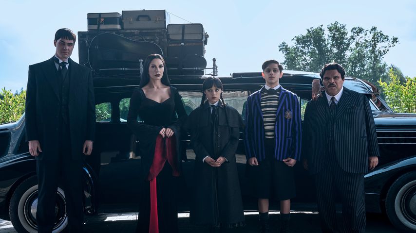 Joonas Suotamo, Catherine Zeta-Jones, Jenna Ortega, Isaac Ordonez, Thing, Luis Guzmán, "Wednesday"