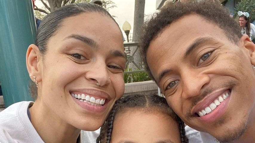 Jordin Sparks mit ihrem Sohn Dana Isaiah Thomas Jr. und ihrem Ehemann Dana Isaiah im Disneyland